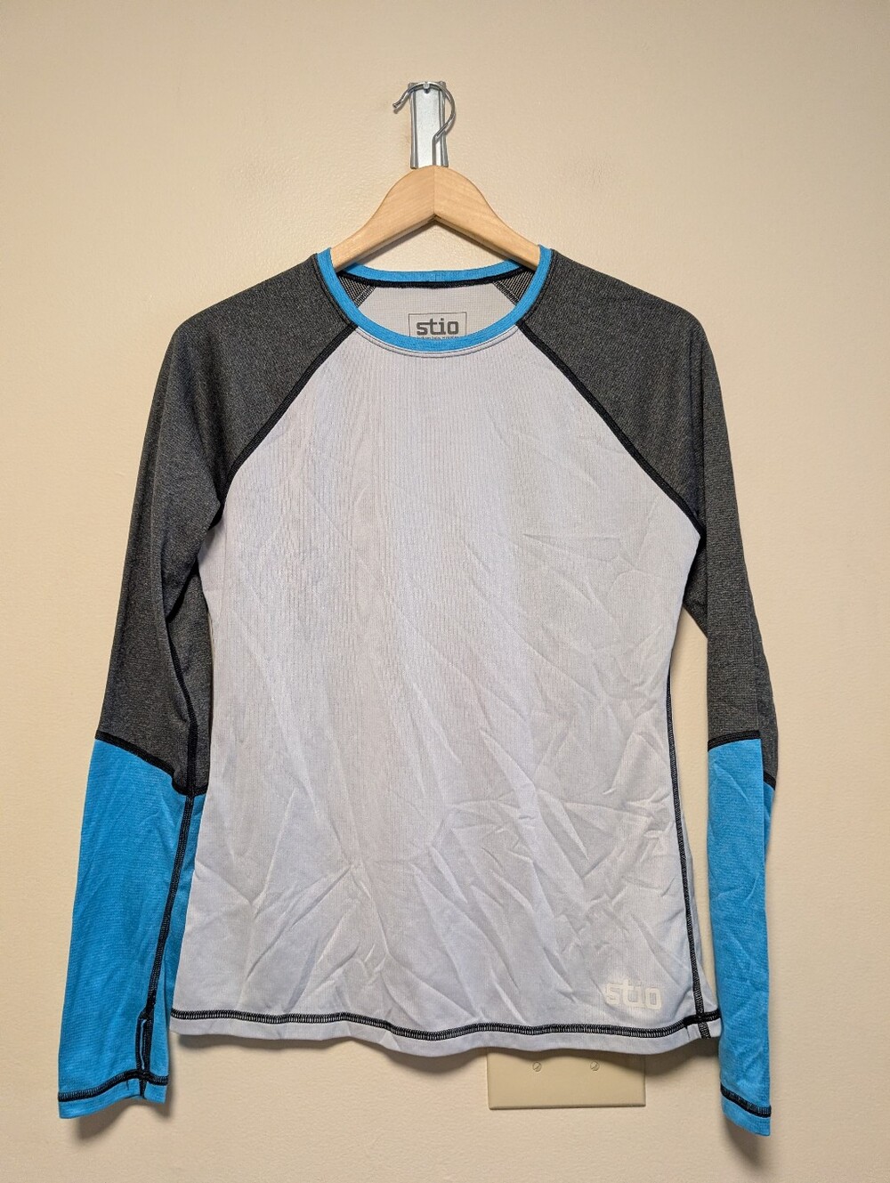 Stio Women’s M Wool Blend Base Layer Top Blue Gray Colorblock Thumbholes